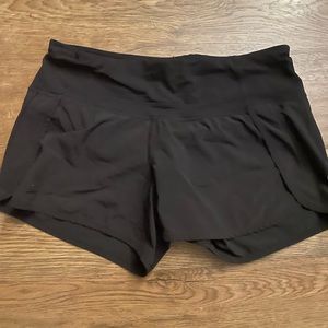 Lululemon run times short